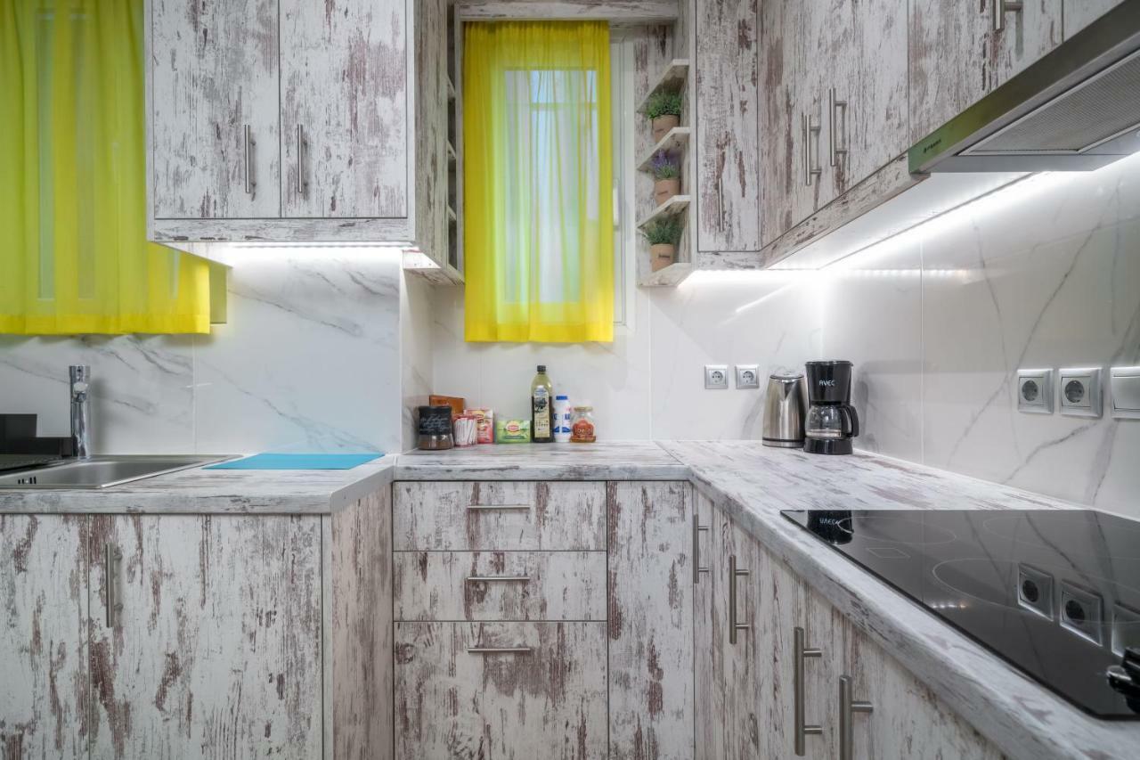 Апартаменты Modern & Stylish Apt At The Heart Of Афины Экстерьер фото