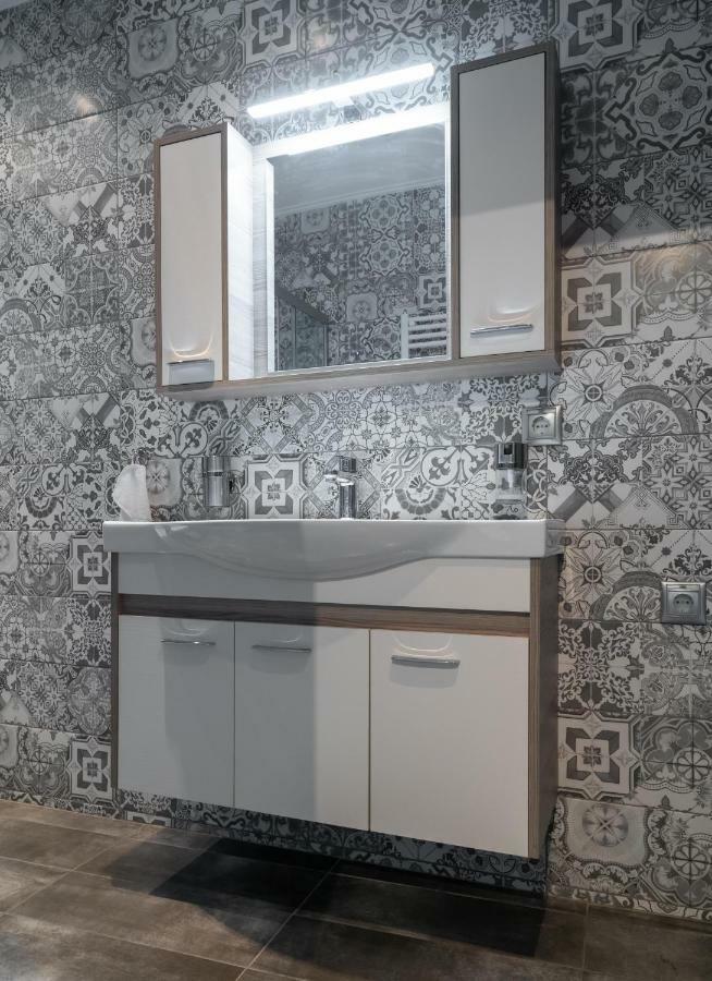 Апартаменты Modern & Stylish Apt At The Heart Of Афины Экстерьер фото