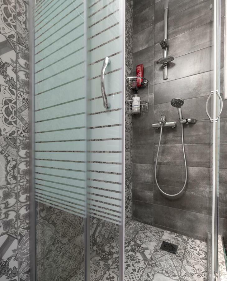 Апартаменты Modern & Stylish Apt At The Heart Of Афины Экстерьер фото